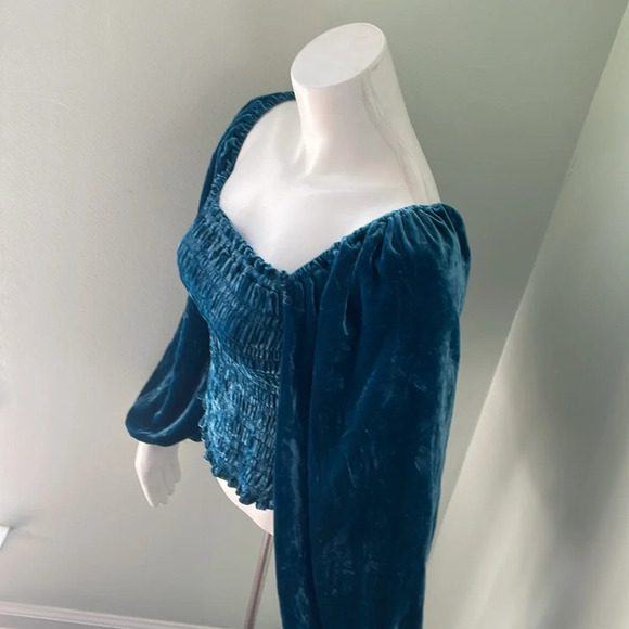 ANTHROPOLOGIE Puff-Sleeved Velvet Blouse Small - Picture 7 of 11